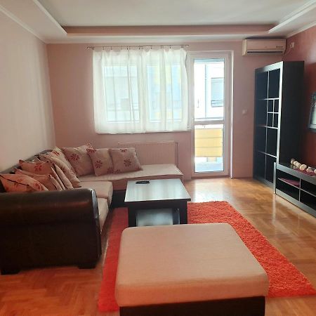 Apartman Mirage Sremska Mitrovica Esterno foto