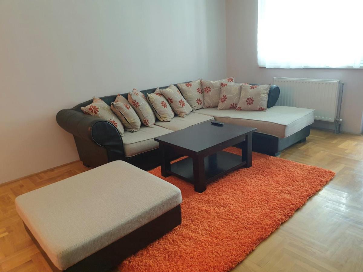 Apartman Mirage Sremska Mitrovica Esterno foto