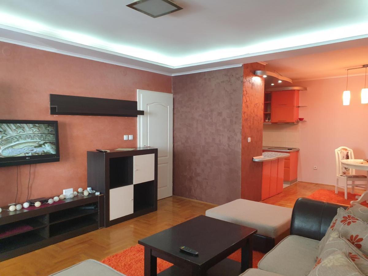 Apartman Mirage Sremska Mitrovica Esterno foto